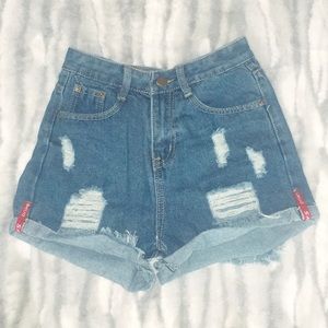 Very cute high waisted jean shorts!!